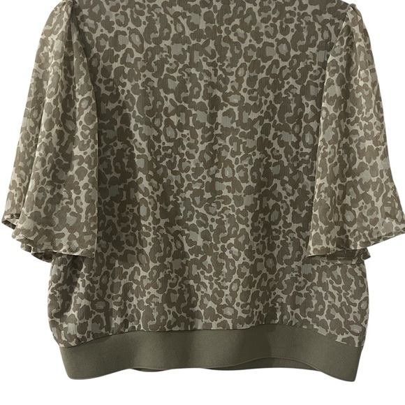 DKNY Women's Animal Print Sweatshirt - Olive. Sz/M - Picture 2 of 10